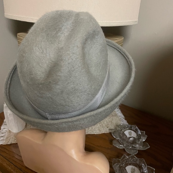 Women's Vintage soft grey wool fall/winter hat. - Picture 3 of 6